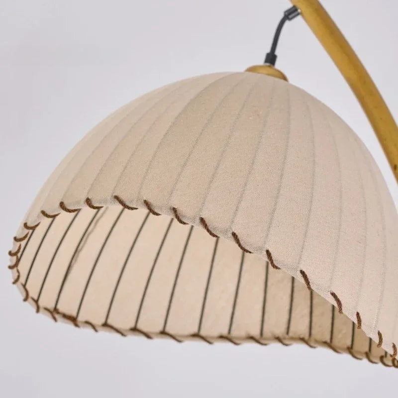 Lampadaire bohème salon arc plissé Maison de la Lumière