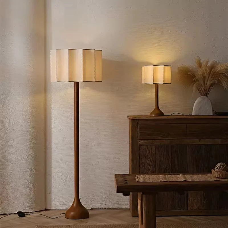 Lampadaire contemporain bois plissé Maison de la Lumière
