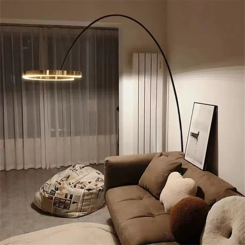 Lampadaire design compact arc de lune Maison de la Lumière