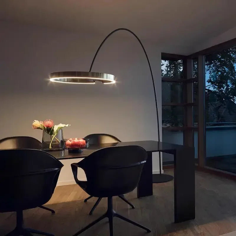 Lampadaire design compact arc de lune Maison de la Lumière