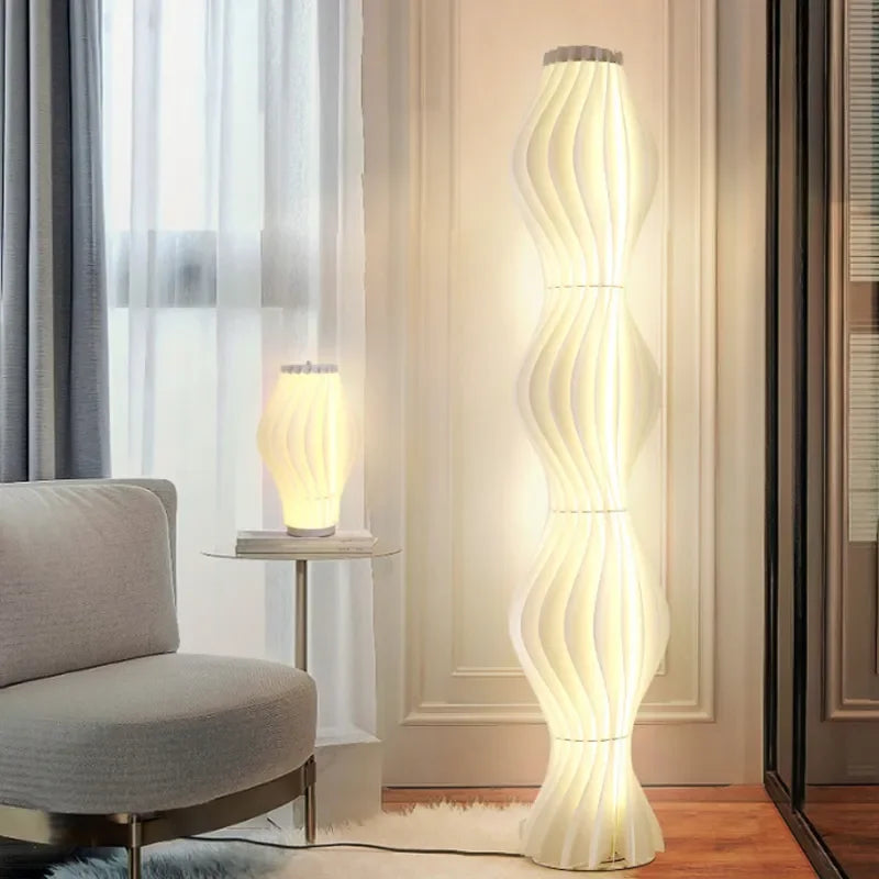 Lampadaire design vague sculpturale blanc LED Maison de la Lumière
