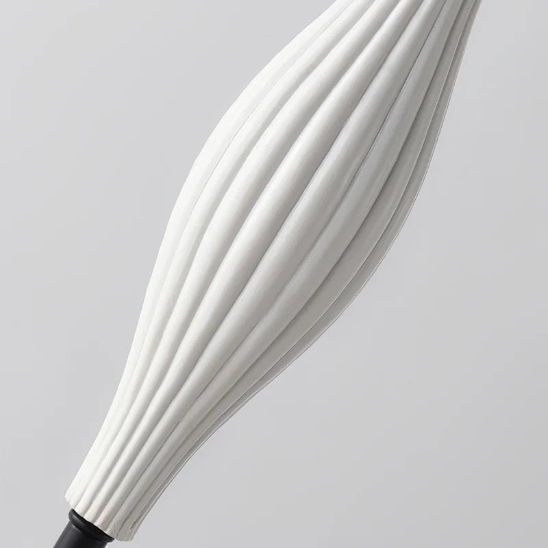 Lampadaire globe sculptural blanc LED Maison de la Lumière