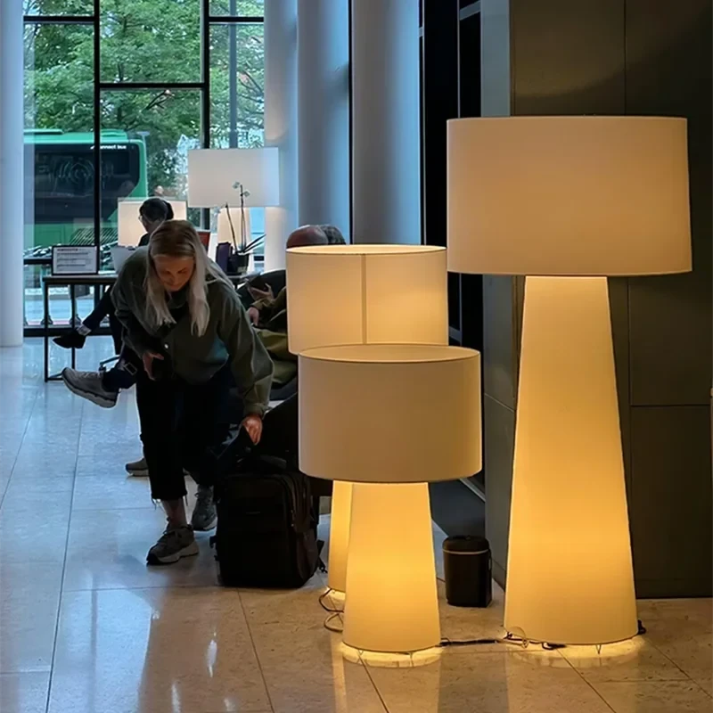 Lampadaire moderne LED champignon blanc Maison de la Lumière