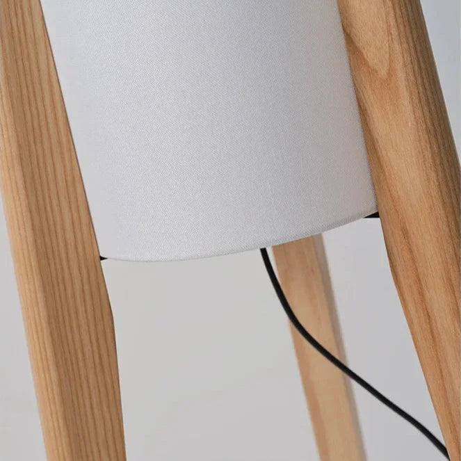 Lampadaire scandinave tripode bois & tissu Maison de la Lumière