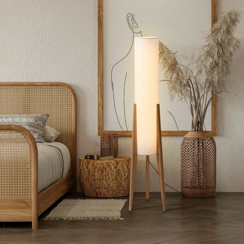 Lampadaire scandinave tripode bois & tissu Maison de la Lumière