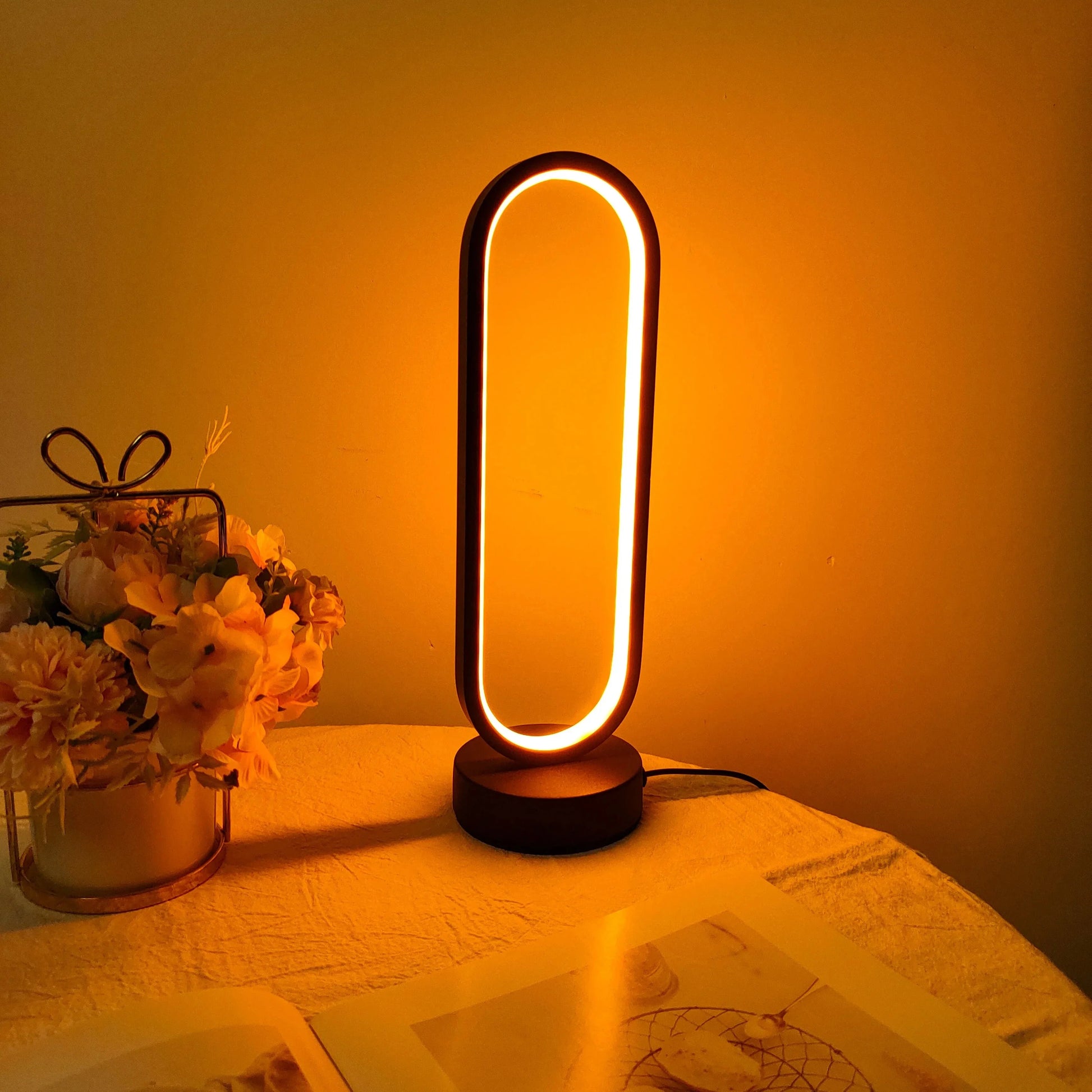 Lampe de chevet LED moderne ovale Mon Luminaire™