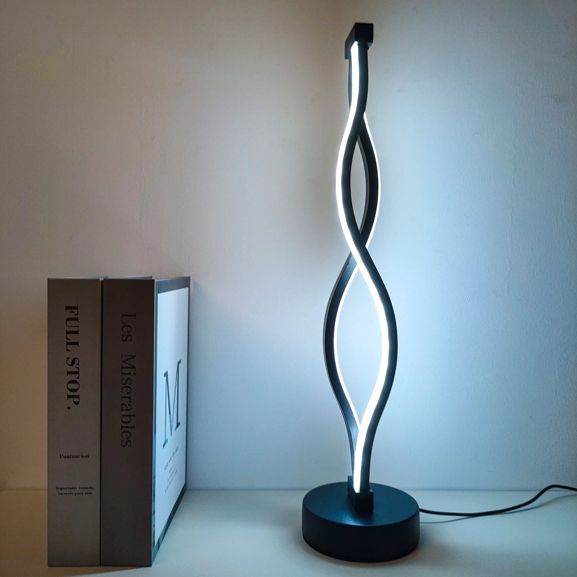 Lampe de table LED design croisée Mon Luminaire™