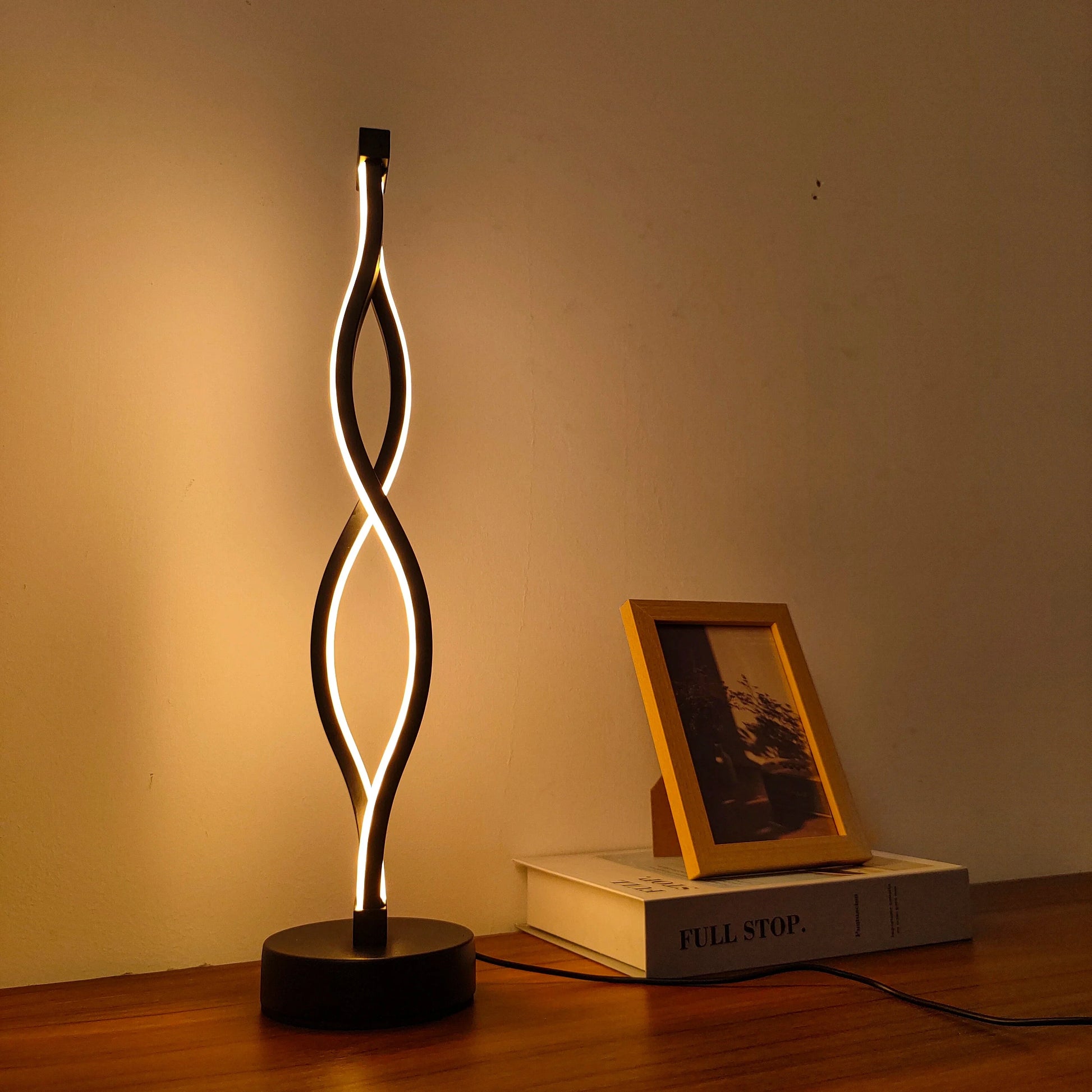 Lampe de table LED design croisée Mon Luminaire™