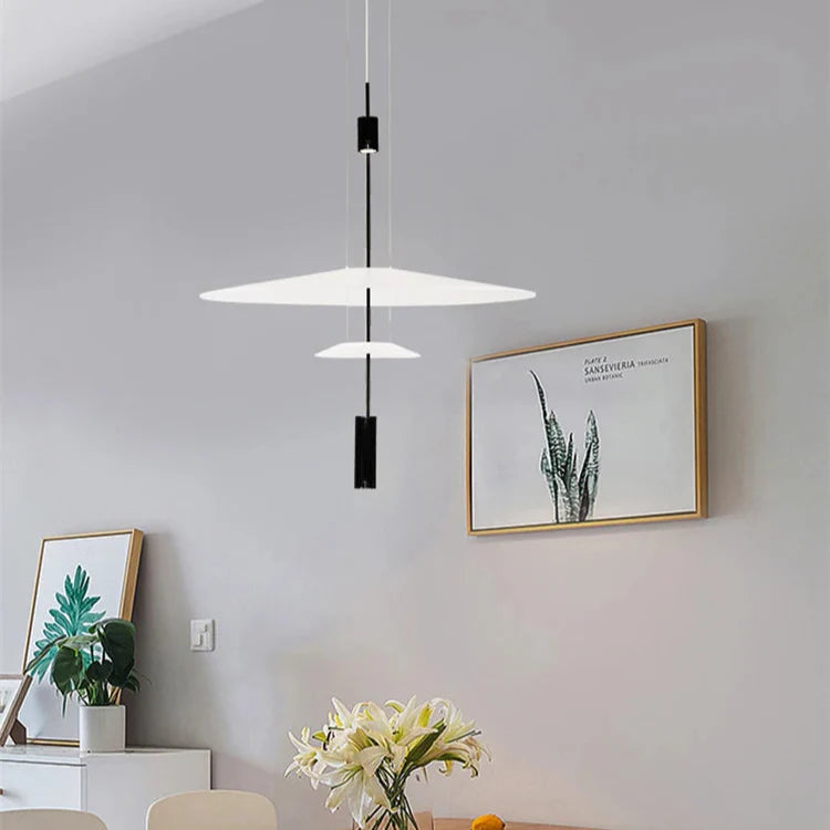 Suspension design moderne soucoupes noir et blanc Mon Luminaire™